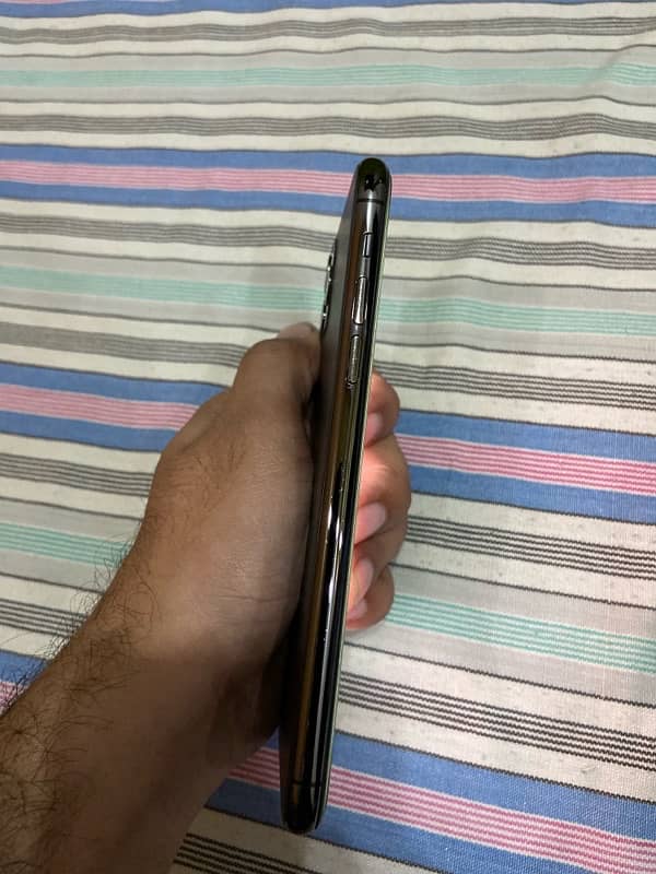 Iphone 11 pro max 256Gb factory unlocked 1