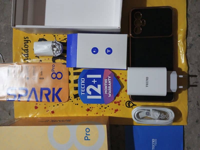 Tecno spark 8pro 4.64GB PTA approved all ok with box and charger 1