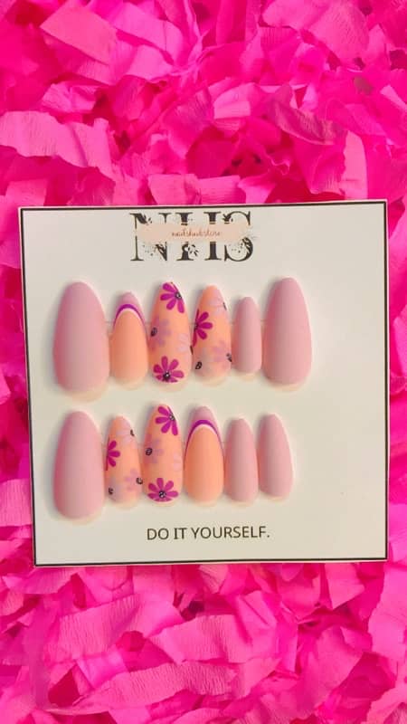 press on nails(artificial nails) 2