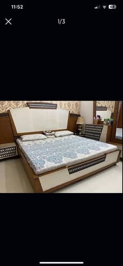 bedset with dressing table