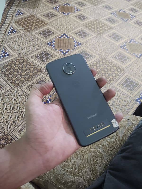 Motorola Z4 1