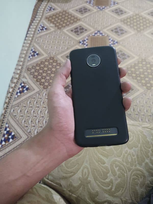 Motorola Z4 3