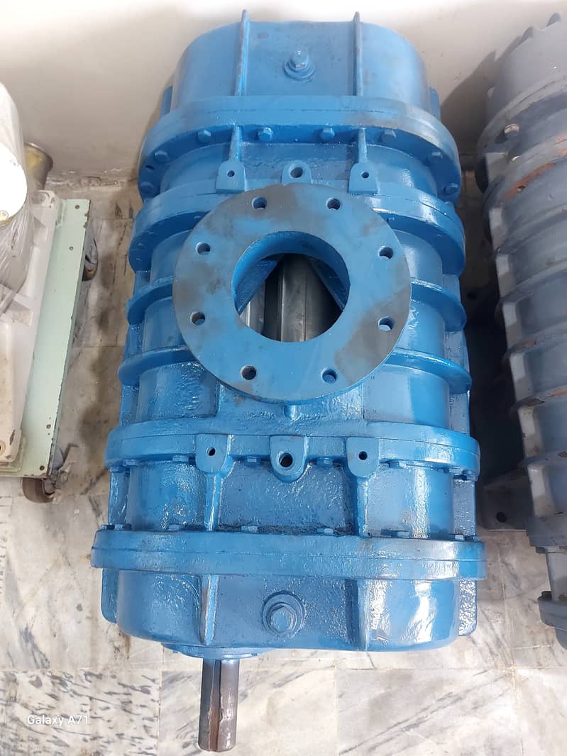 vacuum blower/pump 1