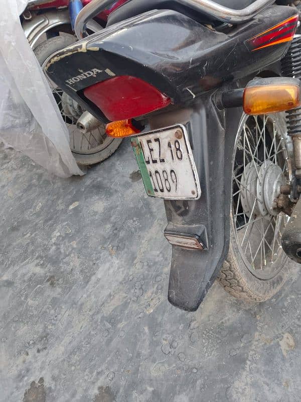 Honda priced 100Cc 2018 all OK butt sidebtappa 1