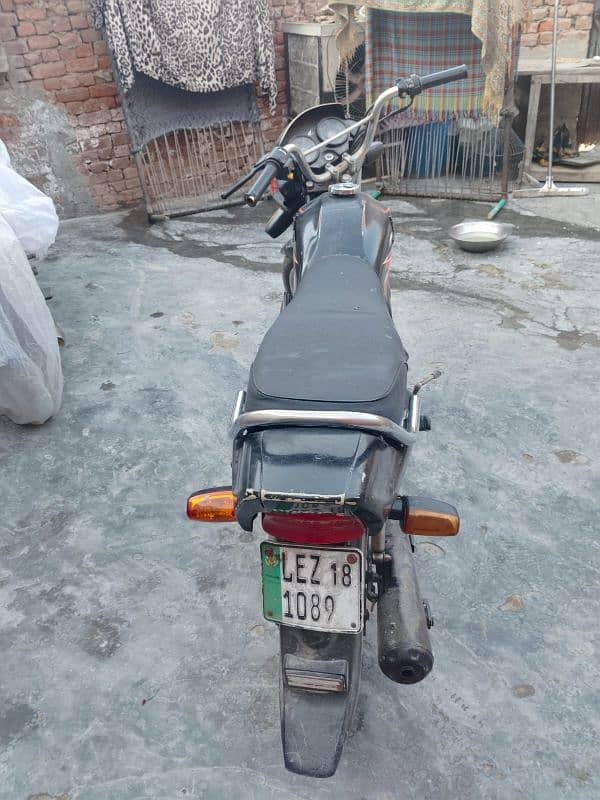 Honda priced 100Cc 2018 all OK butt sidebtappa 3