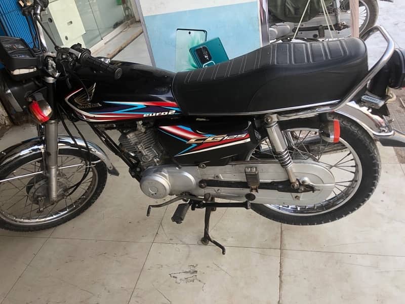 Honda 125 2019 Dadu num 8