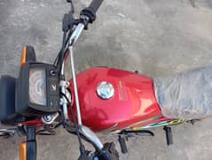 honda cd 70. model 2023. genuine condition 7400 km .