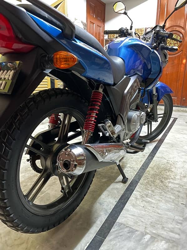 Suzuki GSX 125 11