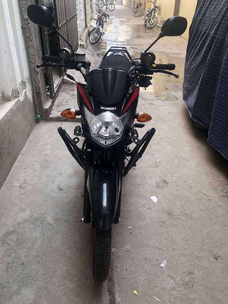 Suzuki GR150  model 2022 (10/10 Condition) 2