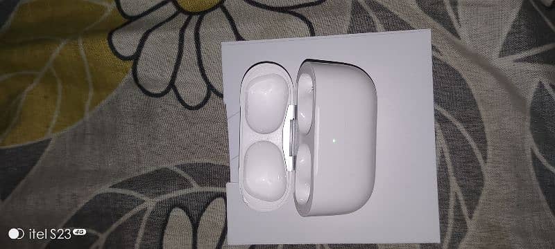 Apple EarPods Pro 2nd Gen - 3000 13