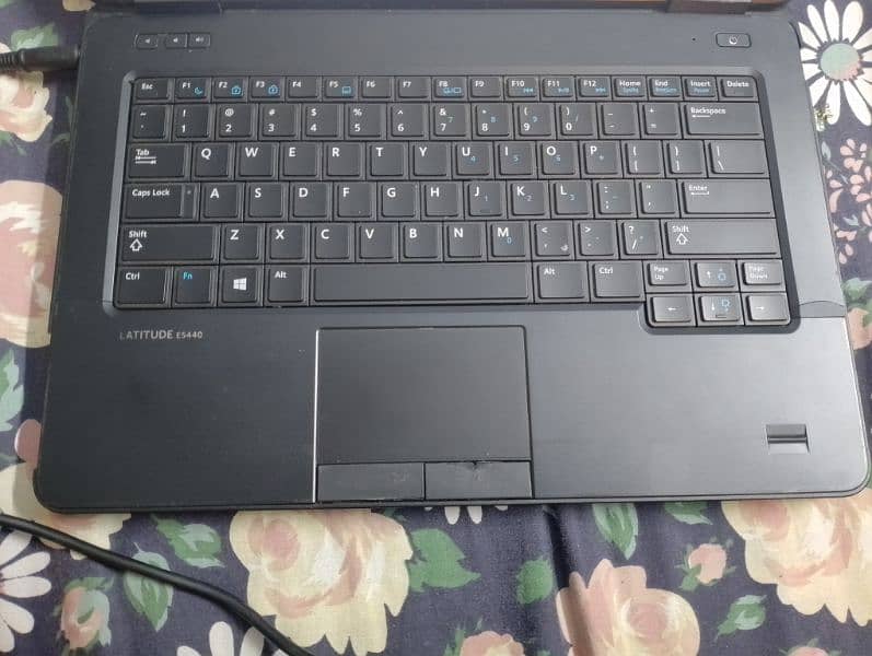 Dell latitude 5440 8gb ram 256 ssd 2