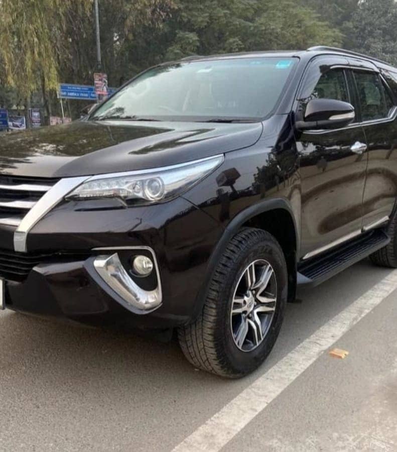 Toyota Fortuner V 2017 4/4 1