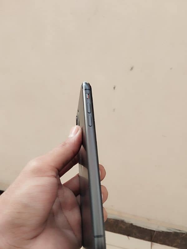 iPhone 11 64gb JV Non PTA 3