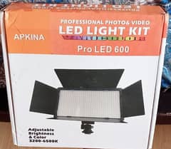 Photo and video LED light kit