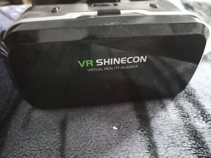 VR headset 0