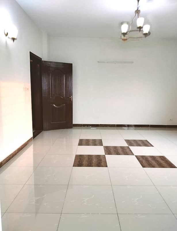 4-Bedroom Flat For Rent In Sector B Askari 11 Lahore 3