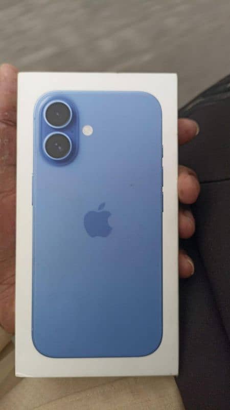 Iphone 16 LL Model 128 gb 2