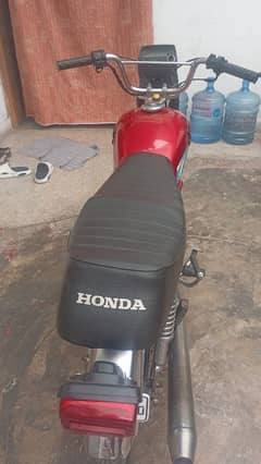 2012 model h eagle bike h jis KO chahya rabta kra