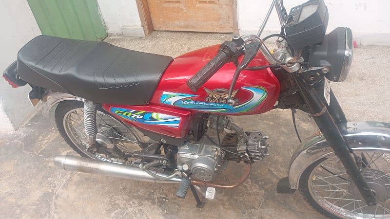 2012 model h eagle bike h jis KO chahya rabta kra 2