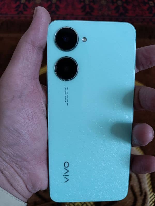 Vivo Y03 3