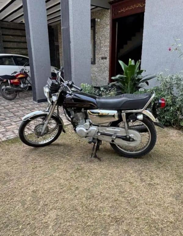 Honda 125 Black Self Start Model 2022 Register 2024 2