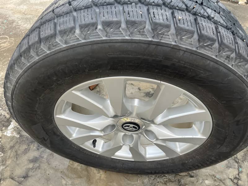 Land cruiser v8 rims amd tyres 3