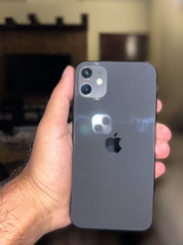 Iphone 11 (128gb PTA APPROVED physical +esim) 7