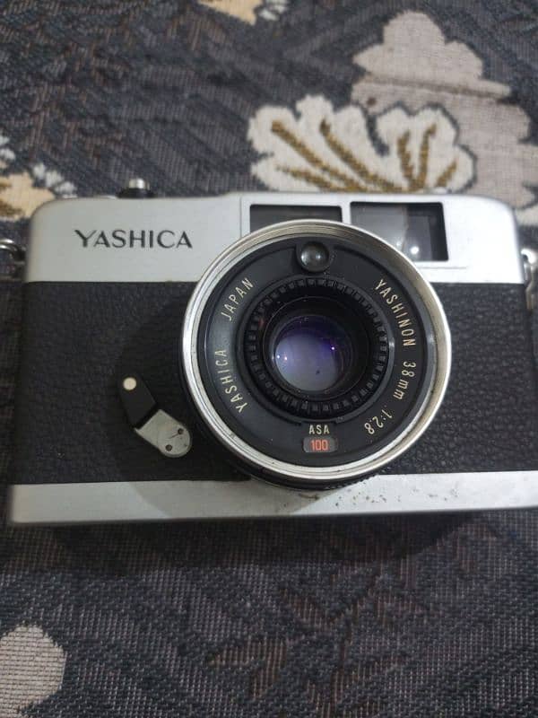 yashica camera with cover 4