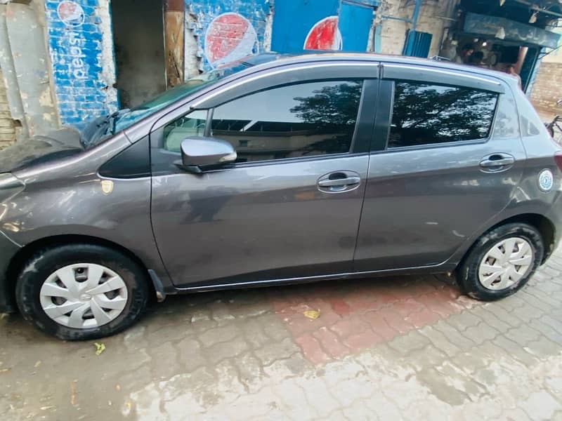 Toyota Vitz 2014 4