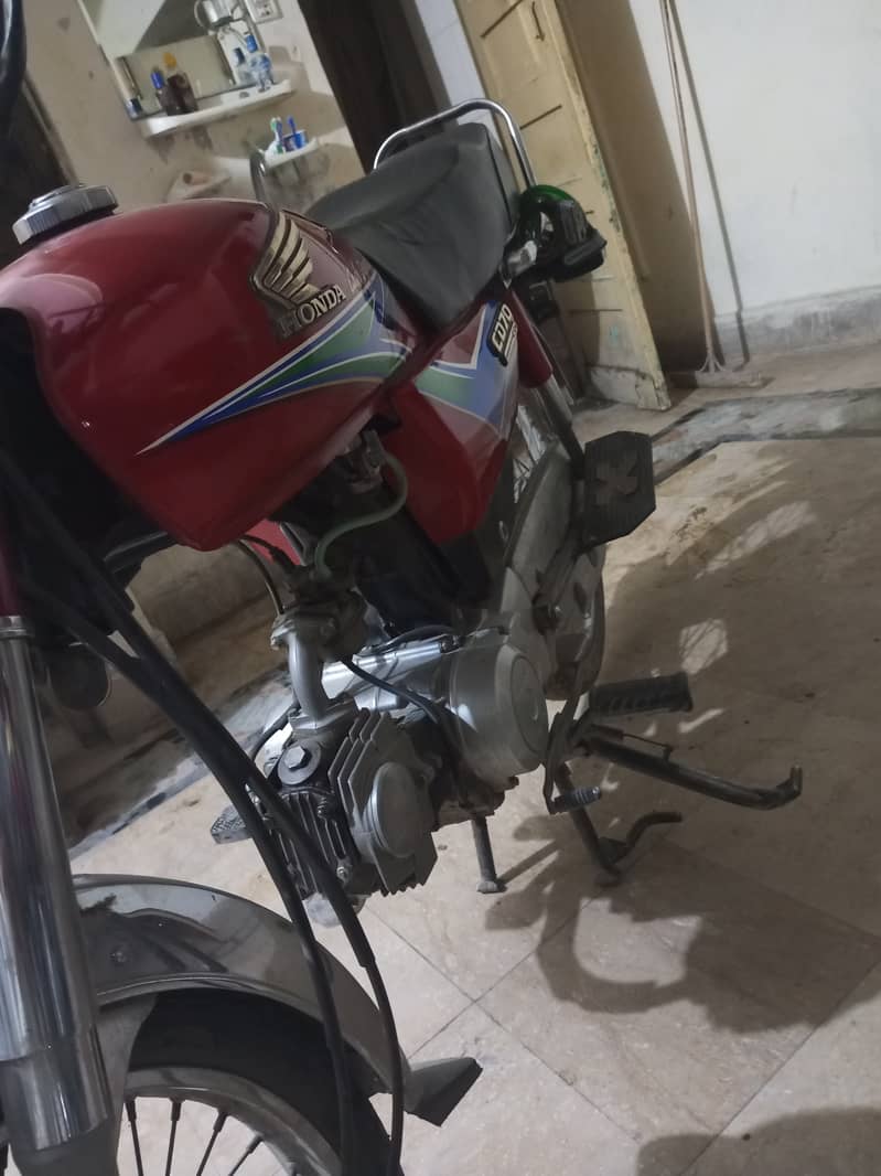 Honda CD 70 6