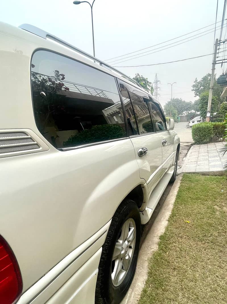 Toyota Land Cruiser VX Limited 4.7 1998 8