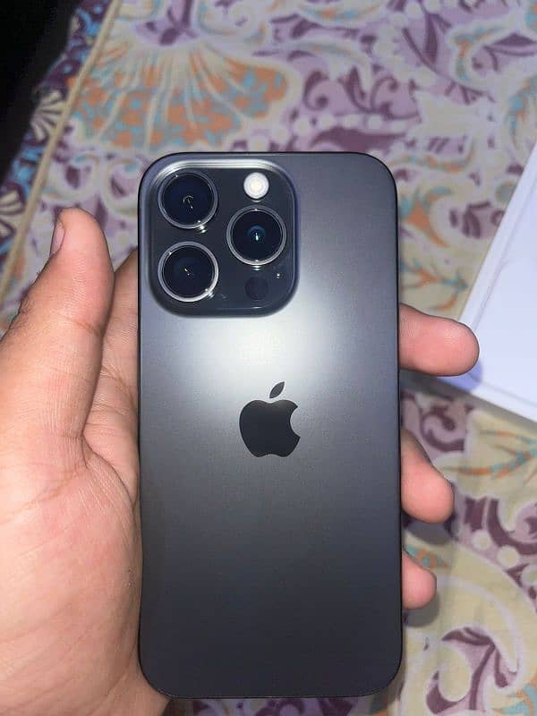 Iphone 15pro Black titanium 0