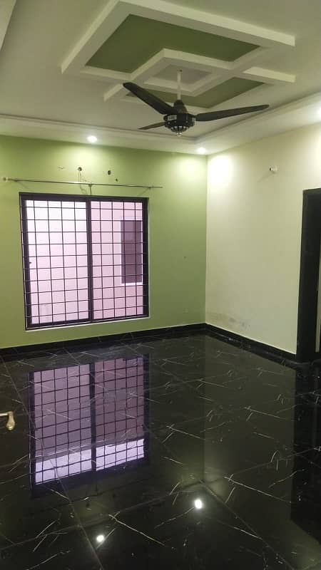 1 kanal upper portion available for rent 5