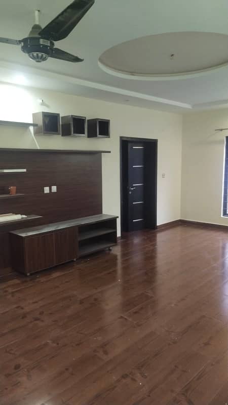 1 kanal upper portion available for rent 6