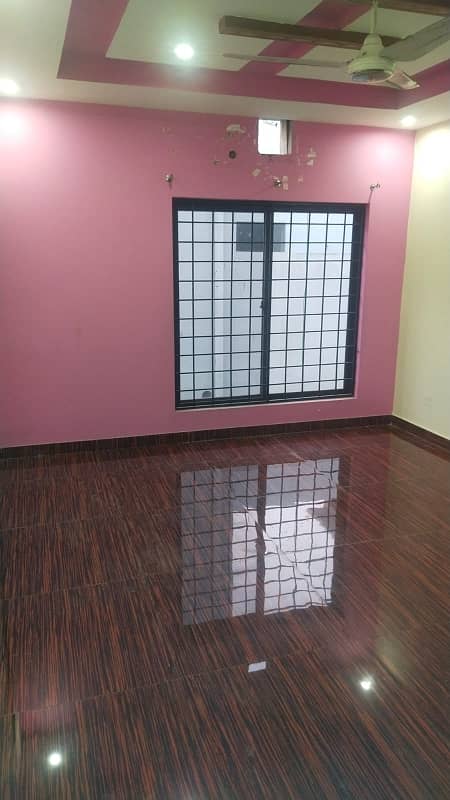 1 kanal upper portion available for rent 12