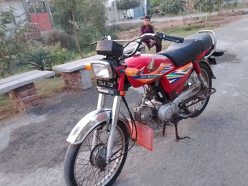 Honda CD 70 model 2019/20 03161737719 2