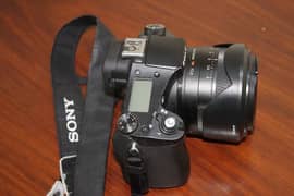 SONY Rx10 II with 24-200mm F2.8 Lens