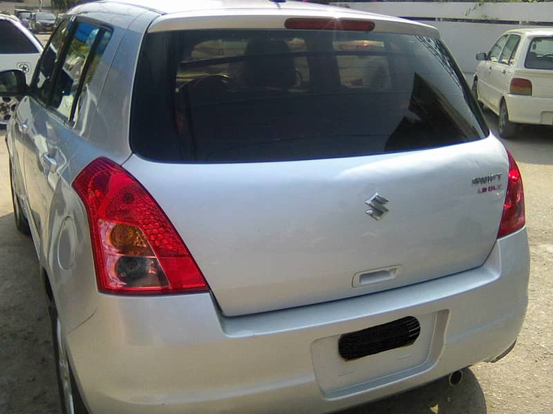 SUZUKI SWIFT 1.3 DLX MODEL 2017 SILVER COLOUR BEHTREEN CONDITION 11