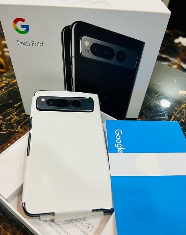 Google Pixel Fold ( Brand New ) 2