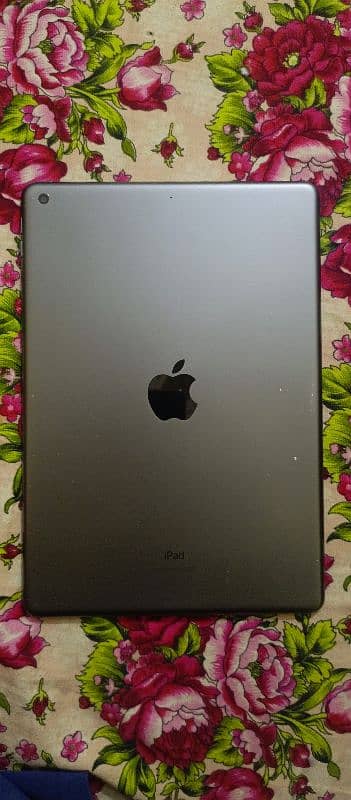 iPad 9 generation 64GB 7