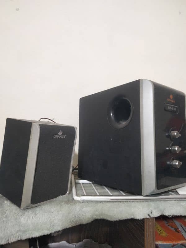 ORANGE SP-530 speaker in good condition. 1