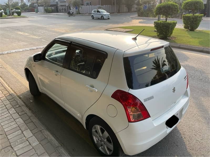 Suzuki Swift DLX 4