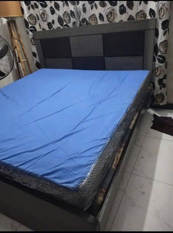 full size king bed with mattress and 3 wardrobe 2