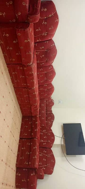 L shape sofa, 7 seater , in good condition 1