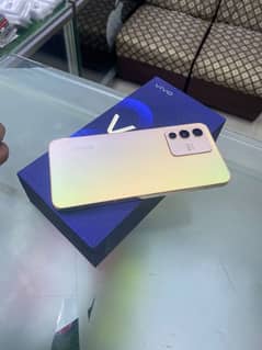 vivo v23 12/256 . . . 5G