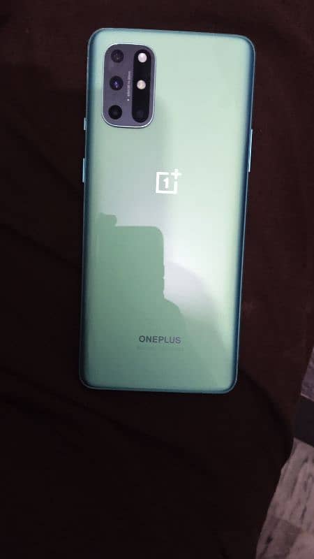 one Plus 8t 12. . 256gb 12+12 front glass minor crack 4