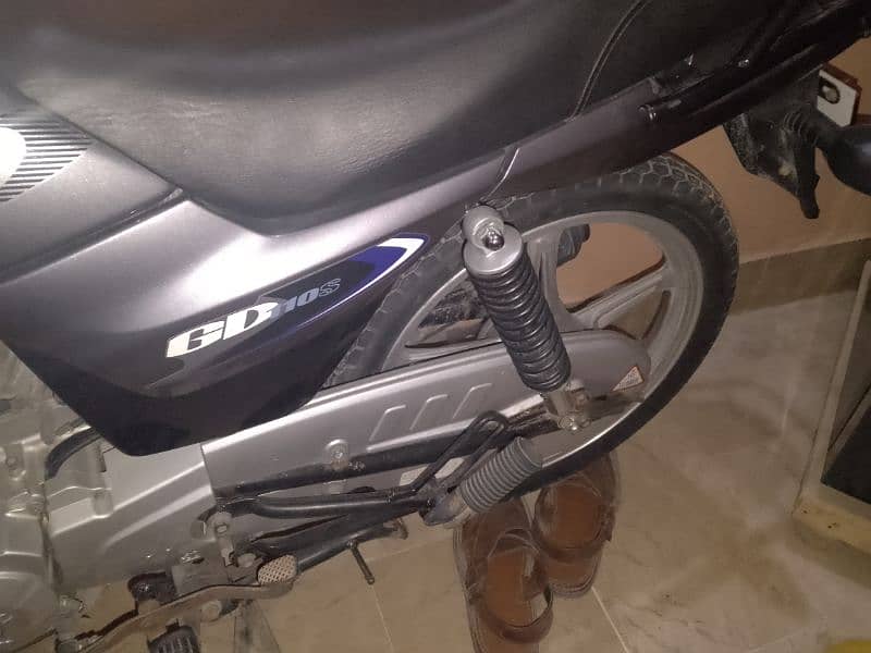 Suzuki gd 110s full original seld bike 3