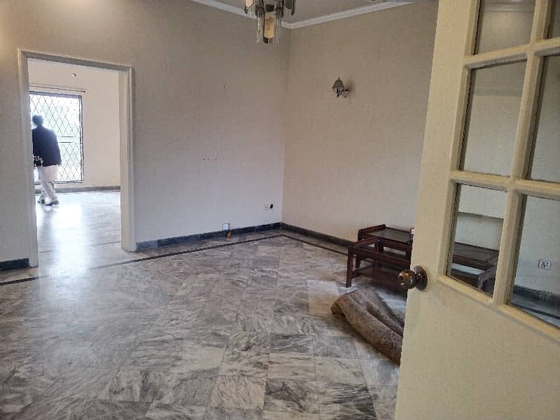 10 Marla beautiful Upper Portion Available For Rent in DHA Phase 4 Lahore Cantt 3