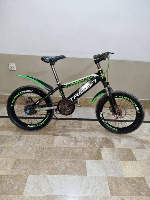 i sell this bycycle because i want urgent money this is for 12,13 year 2