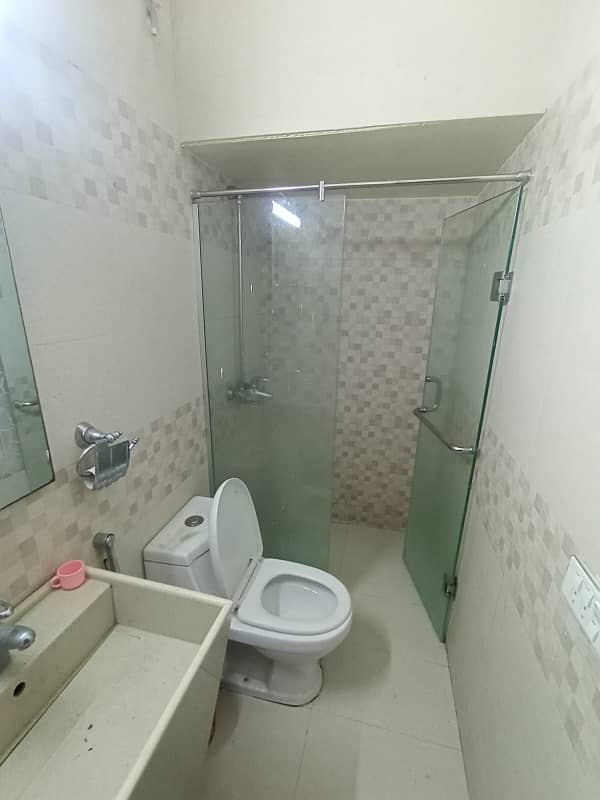 8 Marla Flat Ground Floor For Sale In Rehman Gardens Near Dha Phase 1 4